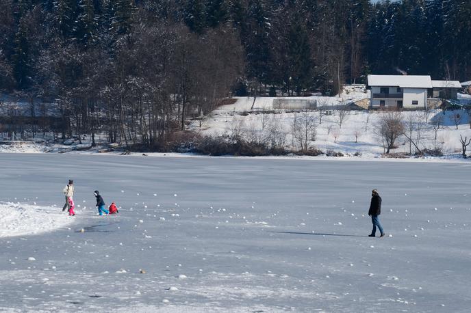 Zaledenelo jezero | Foto STA