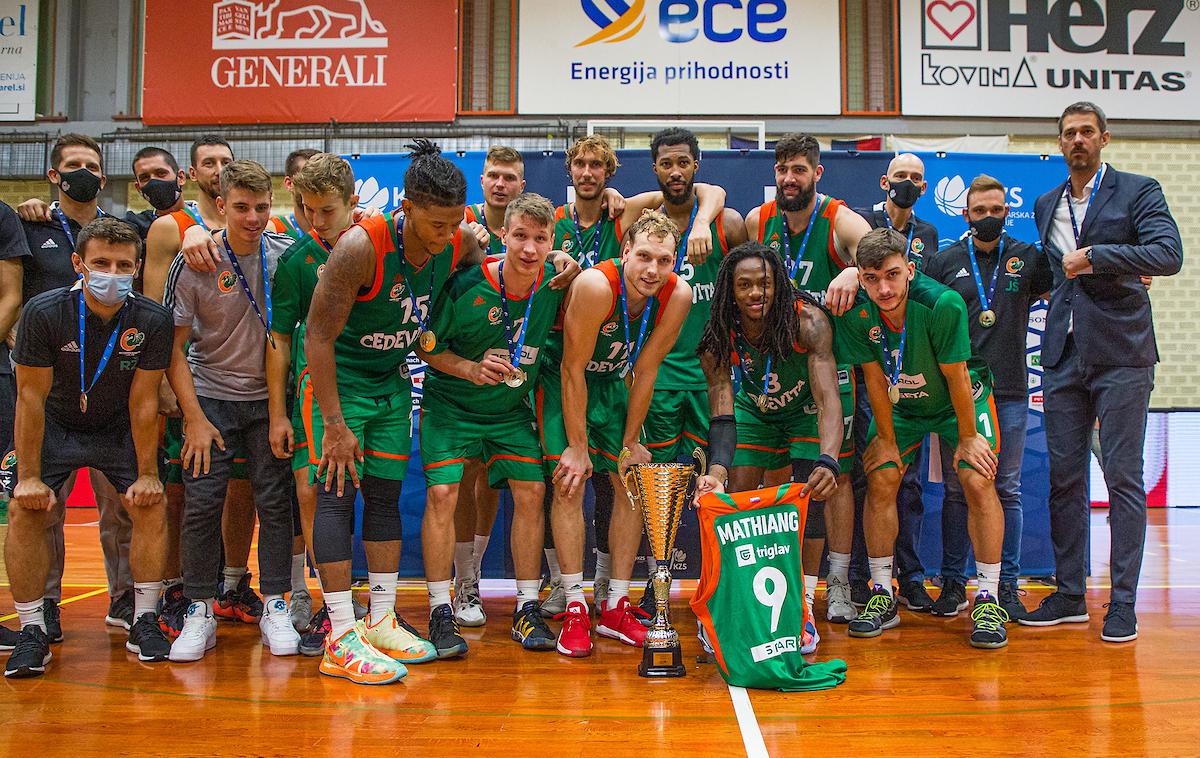 Cedevita Olimpija | Košarkarji Cedevite Olimpije so klubu priigrali deveti superpokalni naslov. | Foto Urban Meglič/Sportida