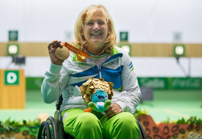 Za Veselko Pevec, 51-letno strelko, ki je že na prvih igrah osvojila zlato kolajno, je izjemna življenjska in športna usoda.  | Foto: Vid Ponikvar