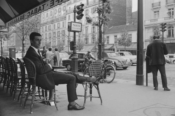 29. maj 1963 - Simpson poseda v eni od pariških kavarn po zmagi na enodnevni dirki Bordeux-Pariz. | Foto: Getty Images