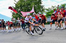 Neverjetna prednost Pogačarja, ki je pobegnil že 70 km pred ciljem #VŽivo