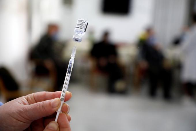 Slovenija je do 15. marca prejela 215.475 odmerkov cepiva Pfizerja in BioNTecha. | Foto: Reuters