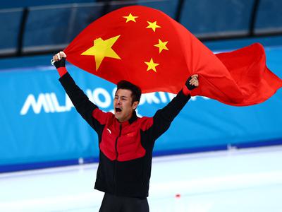 Kitajski drsalec Ning Zhongyan do zmage z olimpijskim rekordom