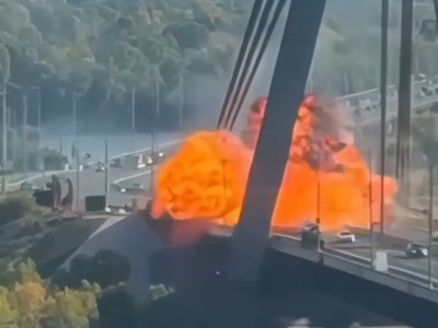 Rusi med obiskom nemškega kanclerja Merza napadli most v Kijevu #video