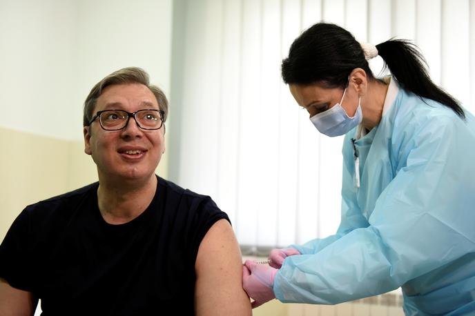 vučić | Predsednik srbske vlade Aleksander Vučić med cepljenjem proti novemu koronavirusu. | Foto Reuters