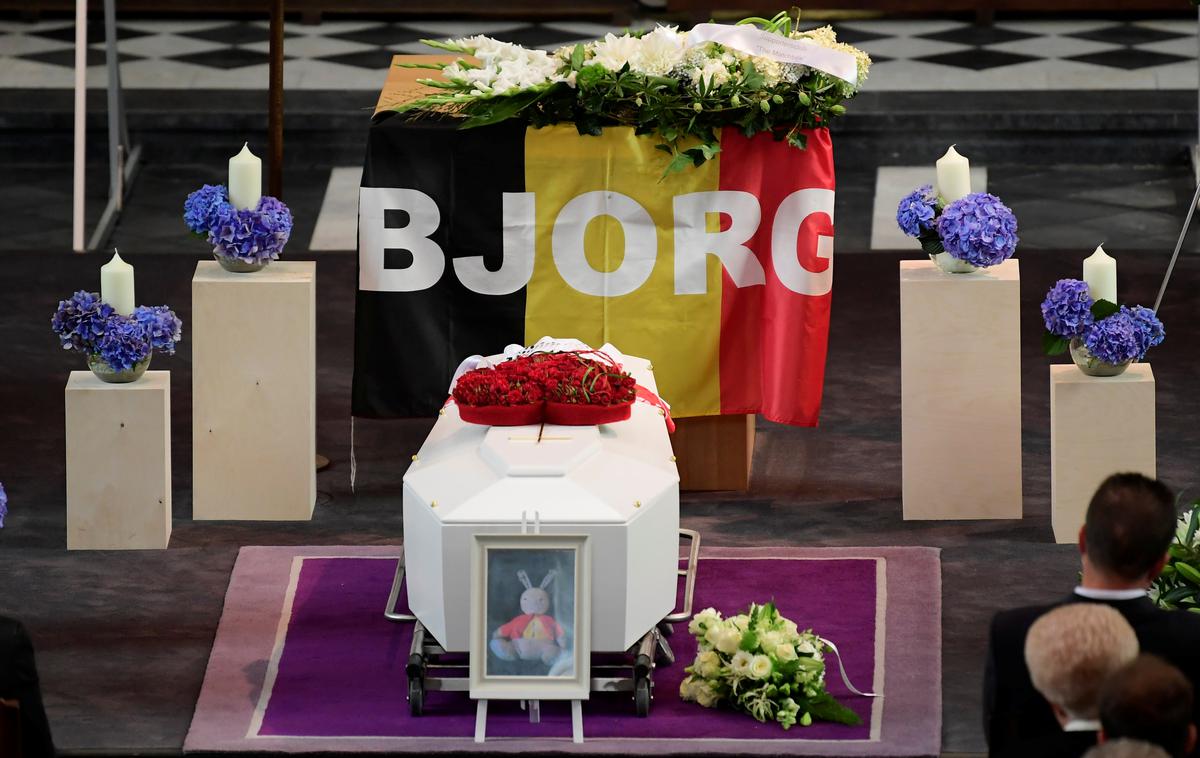 Bjorg Lambrecht pogreb | V domačem kraju Bjorga Lambrechta so se danes še zadnjič poslovili od mladega kolesarja, ki je umrl po nesrečnem padcu na Dirki po Poljski. | Foto Reuters