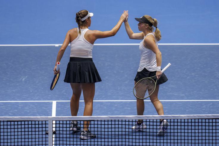 Billie Jean King Cup – Veronika Erjavec in Ela Nala Milić v igri dvojic | Foto: Guliverimage