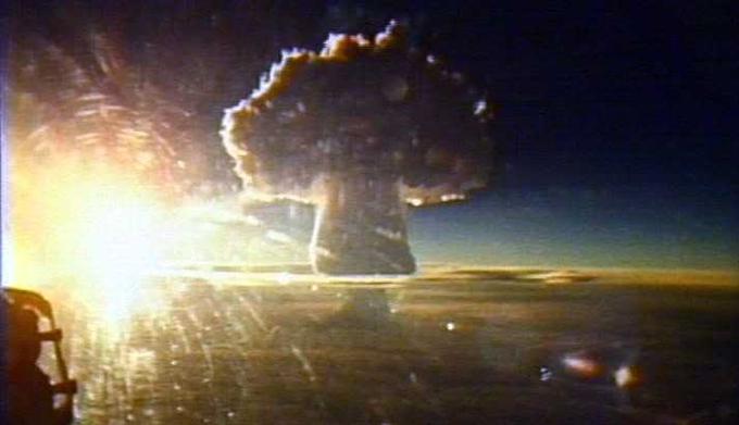 Daleč najmočnejši primerek jedrskega orožja, ki smo ga razstrelili ljudje, sovjetska bomba Tsar, je dosegel približno 50 megaton. | Foto: 
