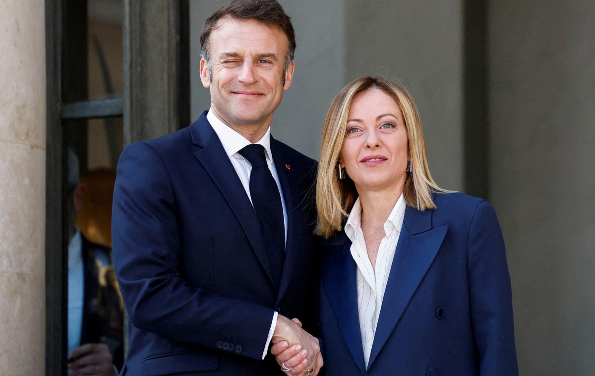 Emmanuel Macron, Giorgia Meloni | "Italija in Francija, predani svoji vlogi ustanovnih članic evropske strukture, želita okrepiti skupno zavezo za bolj suvereno, močnejšo in uspešnejšo Evropo in predvsem za mir," sta v skupni izjavi sporočila po srečanju. | Foto Reuters