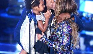 MTV nagrade: Beyonce dobila nagrado in možev poljub