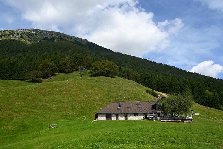 Sestopimo čez Zabreško planino. | Foto: Matej Podgoršek