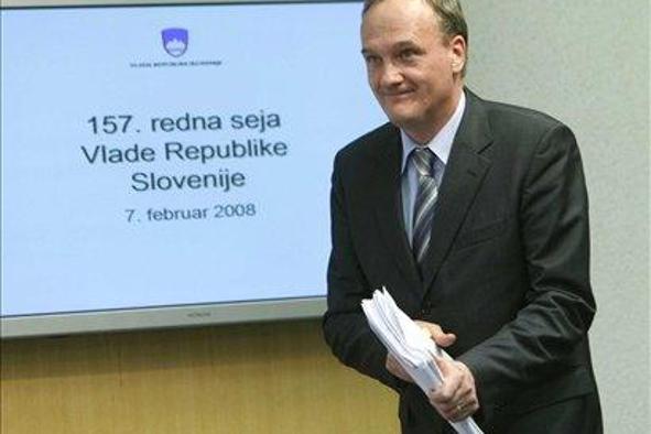 "Janša naj spoštuje poziv računskega sodišča"