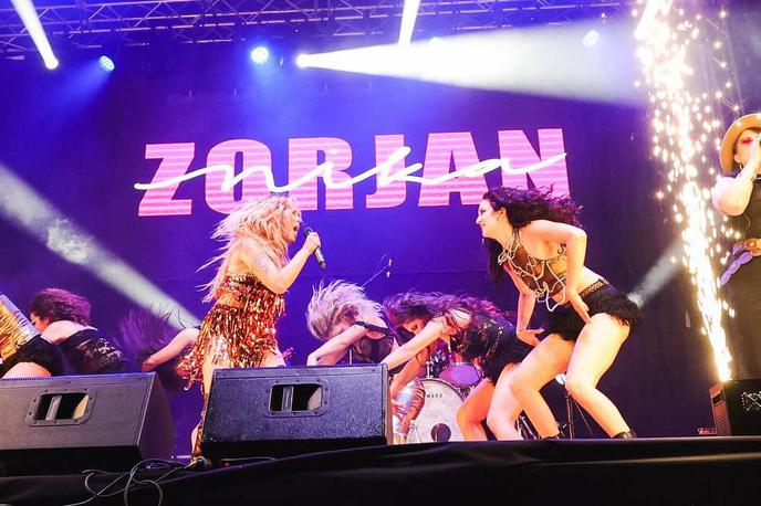 Nika Zorjan koncert | Zorjan se je med koncertom iz srca zahvalila oboževalcem. | Foto Facebook/David Klobasa