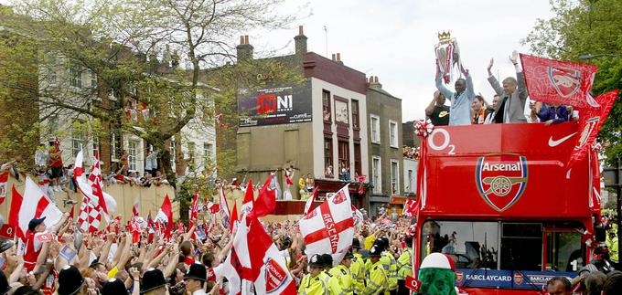 Arsenal je pod vodstvom Wengerja postal trikrat angleški prvak, sedemkrat pa pokalni zmagovalec. | Foto: Reuters