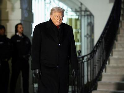 Trump ob zaostrovanju spora glede Grenlandije danes na forumu v Davosu