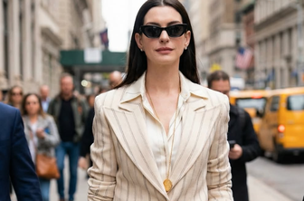 Anne Hathaway razkriva, kaj bomo nosili to pomlad