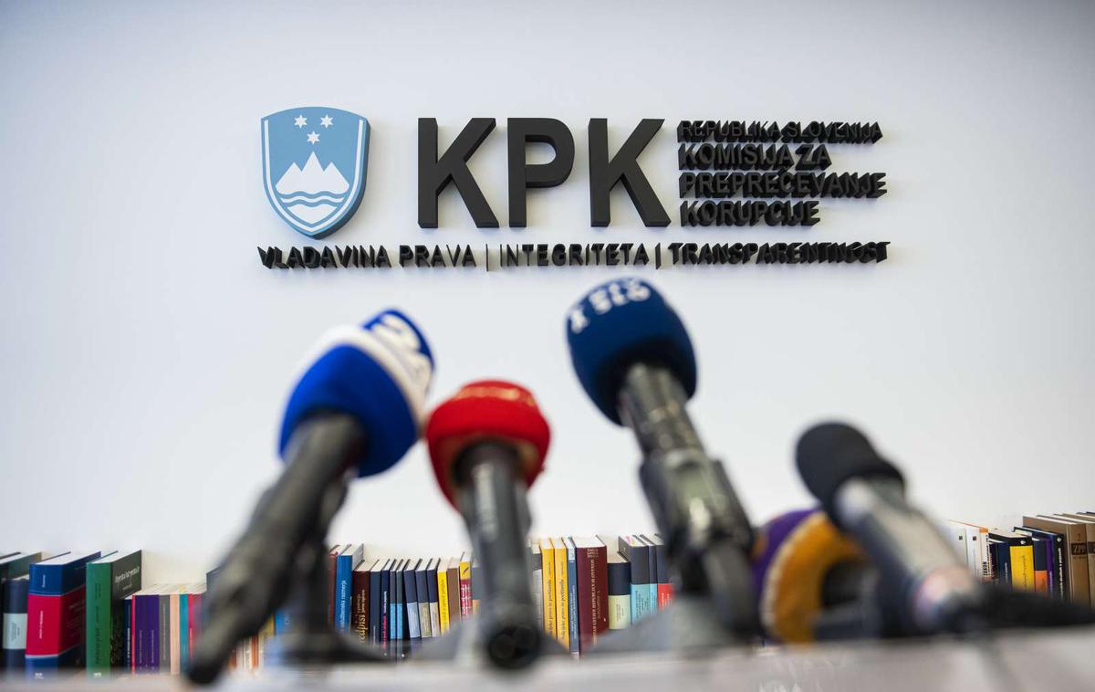 KPK | KPK je maja 2023 prejela novinarska vprašanja, iz katerih je izhajalo, da nekateri ministri aktualne vlade niso poročali o subjektih, za katere v skladu z zakonom o integriteti in preprečevanju korupcije veljajo omejitve poslovanja. | Foto STA