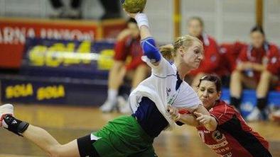 Olimpija trdno v vodstvu