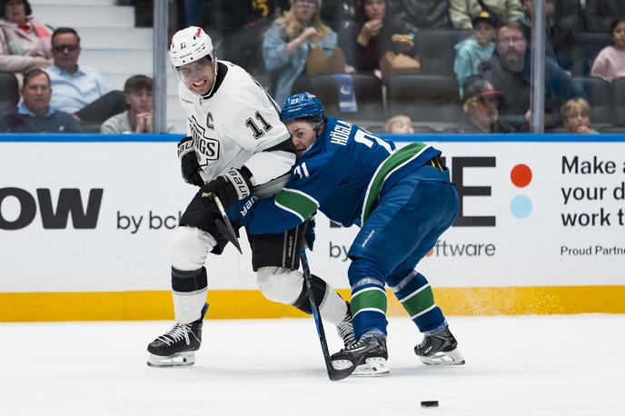 Anže Kopitar Vancouver Canucks | Anže Kopitar in Kralji so v gosteh pri Vancouvru s 4:0 končali črn niz porazov. | Foto Reuters