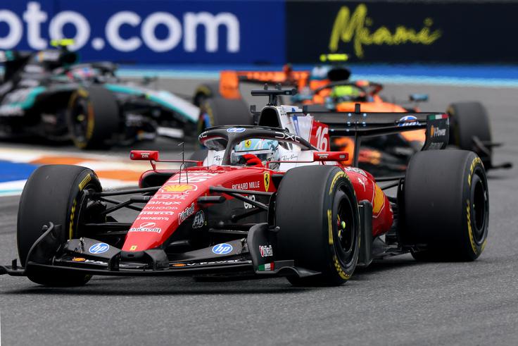 Charles Leclerc je zapravil stopničke, bil je šele osmi. | Foto: Reuters