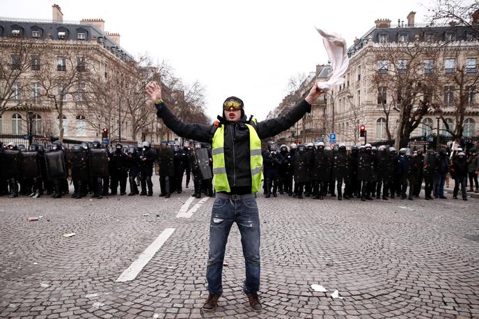Protesti rumenih jopičev v Parizu | Protesti gibanja rumenih jopičev so v Franciji bili včeraj že deveto soboto zapored. | Foto Reuters