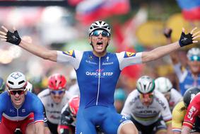 Kittel z največ moči v ciljnem šprintu, na tleh tokrat Froome in vodilni Thomas