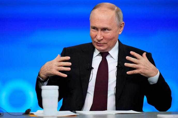 Vladimir Putin | Le še kakšen izjemen dogodek ali skoraj neverjetno presenečenje lahko Vladimirju Putinu prepreči peti predsedniški mandat. | Foto Reuters