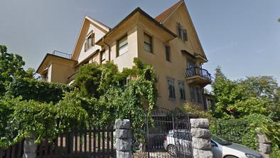 Nekdanje Vidmarjevo stanovanje v Rožni dolini prodali za 200 tisočakov