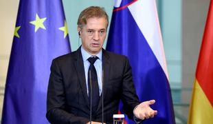 Golob napovedal nov razpis: Prinaša več finančne stabilnosti