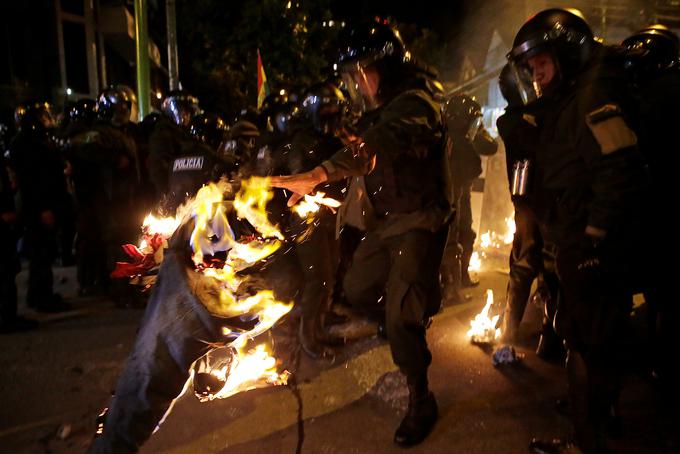 Po vsej državi zaradi spornega štetja glasov že od ponedeljka potekajo protesti, v sredo pa se je začela splošna stavka. | Foto: Reuters