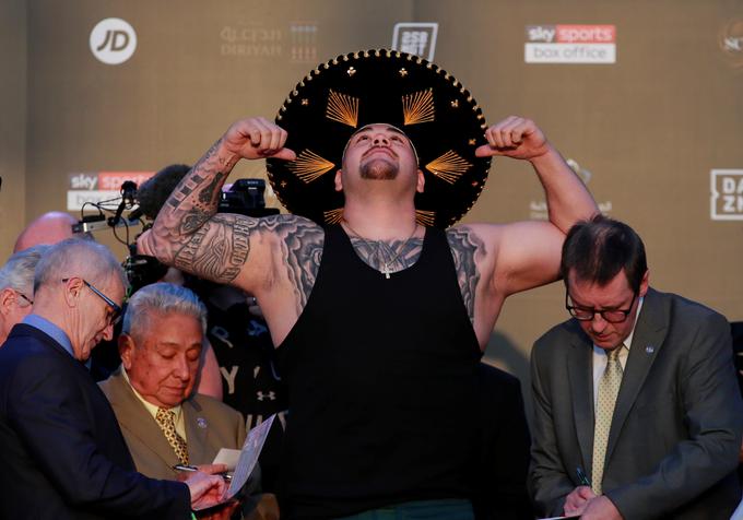 Ameriški Mehičan je kar sedem kilogramov težji, kot je bil junija. | Foto: Reuters