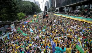 Proti predsednici Brazilije na ulicah več milijonov protestnikov