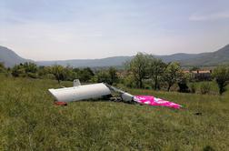 Trčenje letala in jadralnega padalca: policisti ovadili 53-letnega pilota
