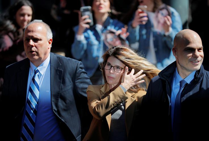 Igralka Lori Loughlin bo kmalu končala prestajanje dvomesečne zaporne kazni. | Foto: Reuters