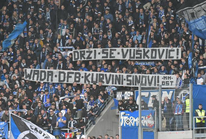 Takole so Hrvata podprli navijači hamburškega kluba. | Foto: Guliverimage/Vladimir Fedorenko