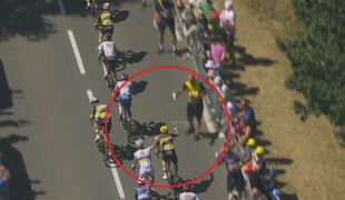 Incident na okrepni postaji, Pogačar pojasnil svojo plat zgodbe #video