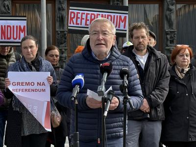 V zbiranje podpisov za referendum o interventnem zakonu tudi Glas ljudstva