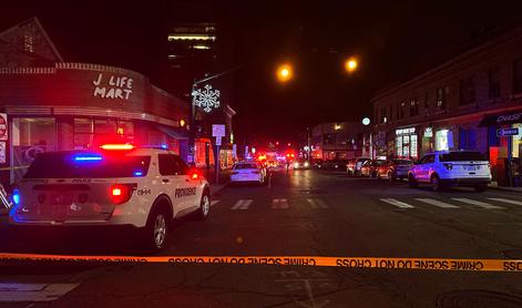 Streljal med izpitom: dve osebi mrtvi, več poškodovanih. Storilec na begu. #video