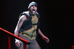 Chris Brown z nazivom najslabše oblečenega zvezdnika