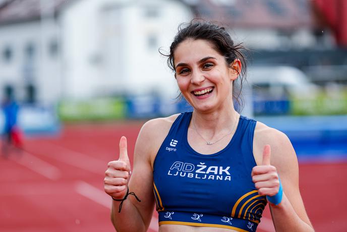 Lina Hribar četrta na 200 m na Poljskem
