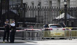 Incident pred hišo britanskega premierja v Londonu