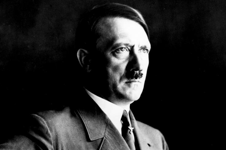 Nacistična Nemčija je prvega septembra 1939 ob zori začela z bombardiranjem poljskega mesta Wielun, kar velja za uvod v krvavo morijo, v kateri je bilo po vsem svetu ubitih okoli 60 milijonov ljudi. Na fotografiji nemški nacistični voditelj Adolf Hitler. | Foto: Thinkstock