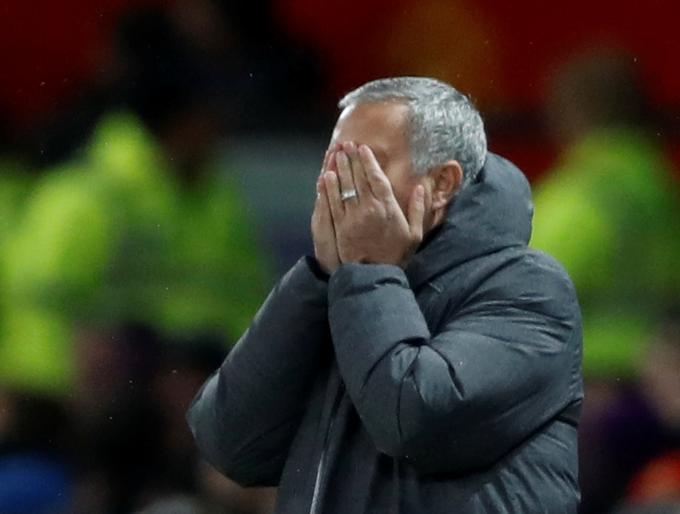 Jose Mourinho za vodilnim Cityjem zaostaja že 11 točk. | Foto: Reuters