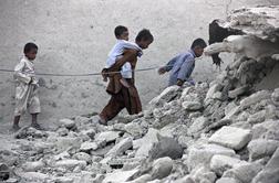 V potresu v Pakistanu že več kot 300 mrtvih