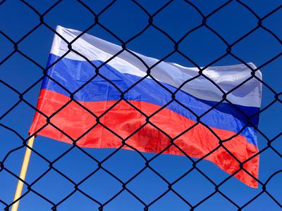 Rusom prižgali zeleno luč, zdaj se jim zapleta na dveh frontah