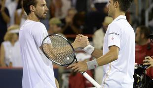 Gulbis namučil Đokovića, Murray še osmič zapored na zaključnem turnirju