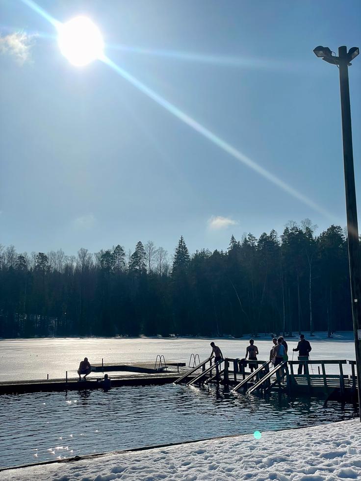 Neja Sirc, Prek meja, kopanje v ledu | Foto: osebni arhiv Neje Sirc