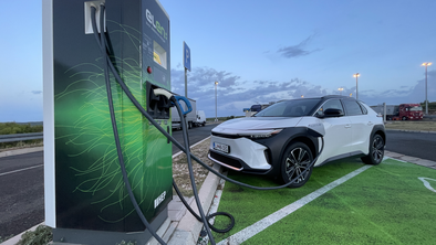Na dopust z električnim avtomobilom? To pa že ne! Je skrb upravičena ali pretirana?