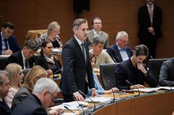 Ukrepi Golobove vlade se kažejo v višji oceni njenega dela