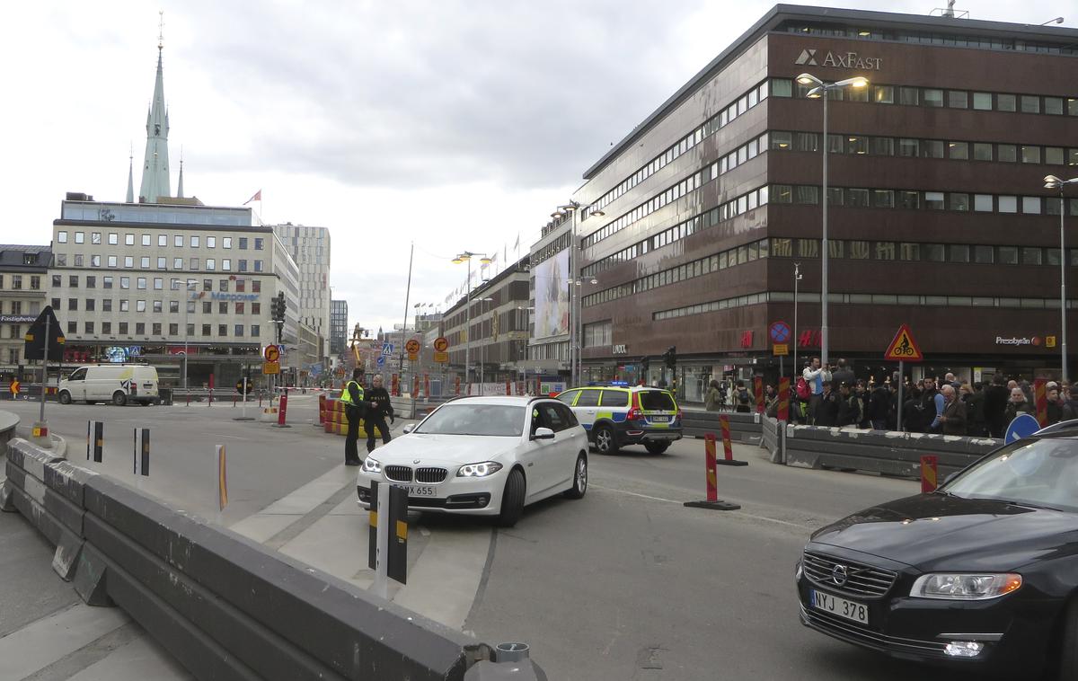 Stockholm Švedska | Ustavne spremembe bodo začele veljati 1. januarja. Amandmajem je nasprotovala le opozicijska Levica. | Foto Reuters